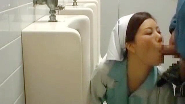 观看性感日本娃娃清洁公共部位—独家JAV视频