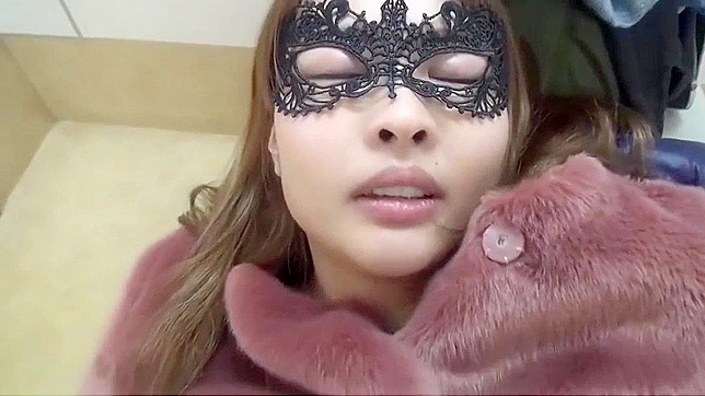 看Jav色情明星在公共厕所自曝只为赚日元！