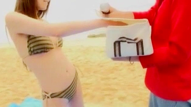 日本艳妓高仓麻衣的刺激三人行JAV片段