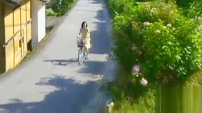 日本海滩美女爱硬汉巨阳 - 日本成人视频精选