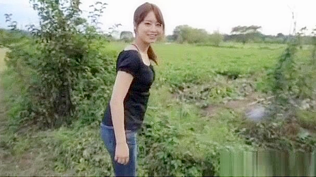 熟女吉沢明步户外口交体验：JAV美妇的野趣