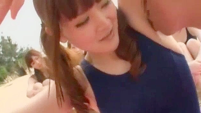 JAV偶像Ai Waka户外狂野群交视频热映中