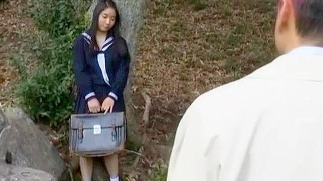 日本女星朝霞美海与步香由在激烈后入式和指爱场景中热火朝天。