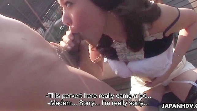 日式校服少女阳台被恋人激情征服