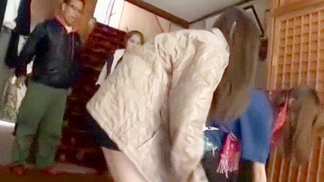 日本色情明星相原紗恵与波多野結衣的户外异域JAV电影