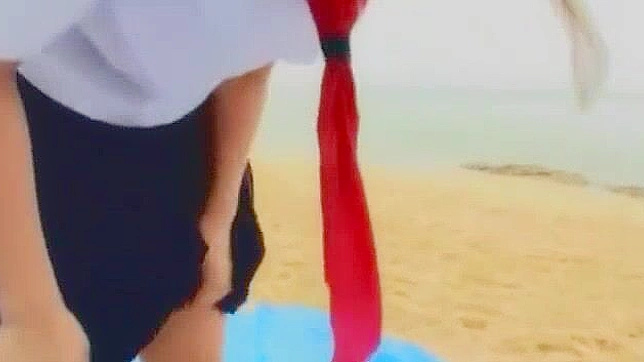日系美女桃井凛、山城未央与高仓舞的疯狂海滩自慰秀