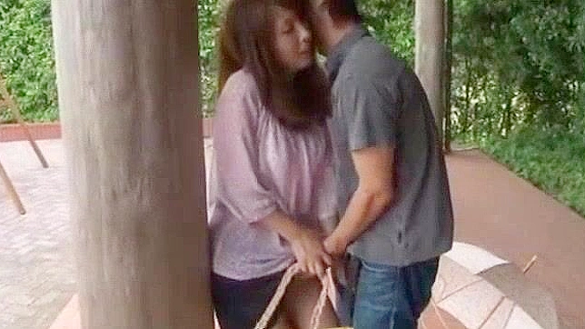 日本色情明星由纪美沙出演的户外JAV影片