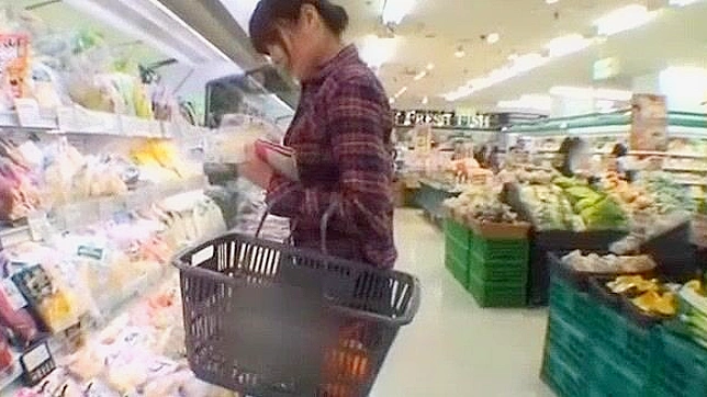 日本婊子山本美和子在公共JAV视频中惊艳的个人秀表演