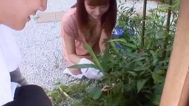 日本美女由真亚美在JAV视角影片中狂野口交！