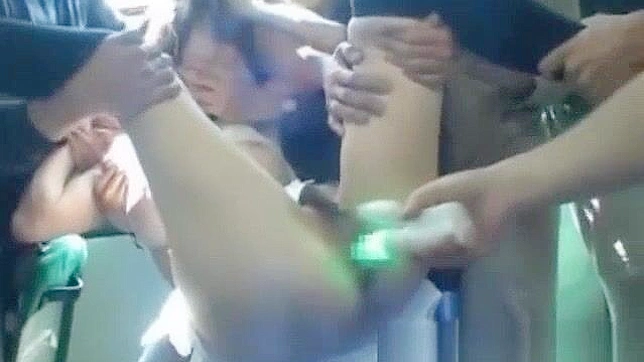 观看Akari Hoshino在激烈群交性爱第四部分—日式色情片