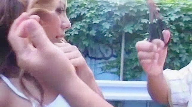 异域日本女孩户外自慰秀 – 日本成人电影杰作