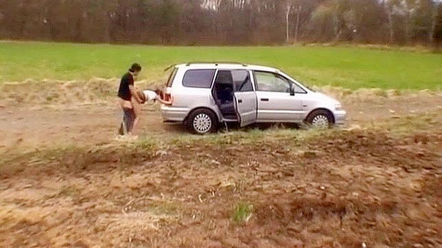 日本模特Tina Yuzuki在最新JAV视频中的激情口交和双人秀