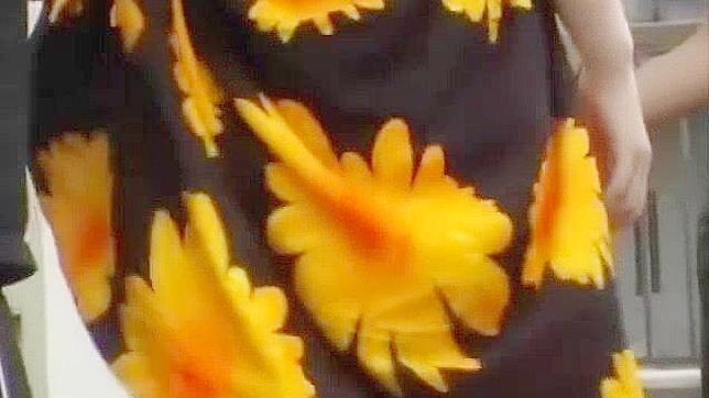 户外多人车轮战日式双插激情表演