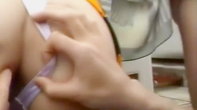 户外多人车轮战日式双插激情表演