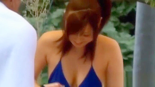 观看巨乳日本女孩在公共场合做爱的JAV视频！