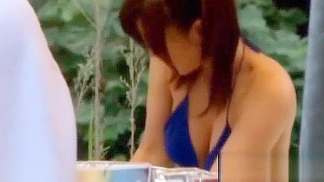 观看巨乳日本女孩在公共场合做爱的JAV视频！