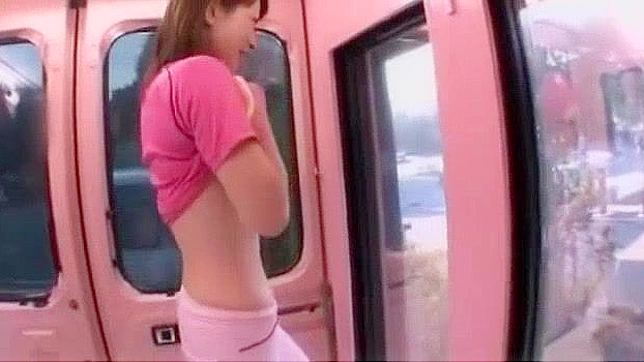 观看火热日本模特JAV片段 – 疯狂的熟女行动！