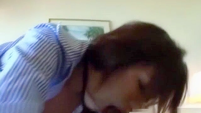 日本模特儿小西奈那享受户外海滩性爱