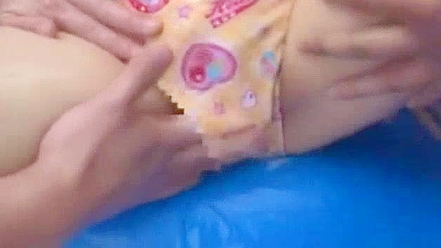 日式校花瑞月光、高仓舞及山城美在疯狂自慰与群交中畅游