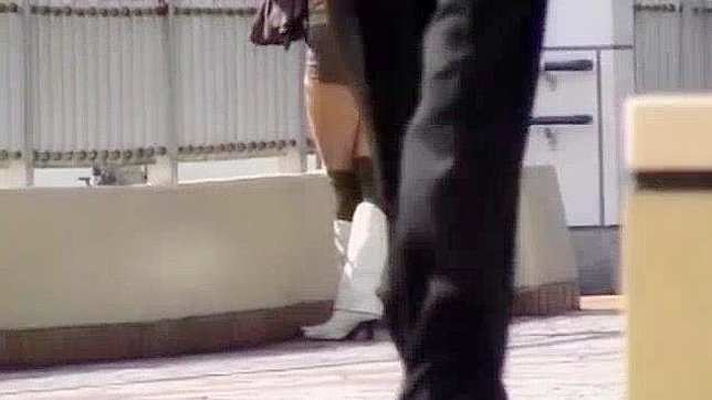 日本美女奈々佐惠琪在令人惊叹的大胸软色情JAV场景中