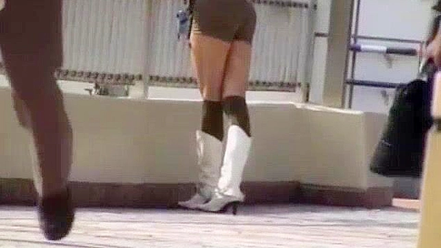 日本美女奈々佐惠琪在令人惊叹的大胸软色情JAV场景中