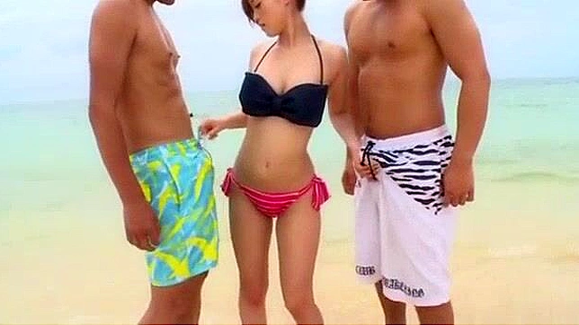 日式成人片：Rino Kirishima 户外三人大战性感日本美女