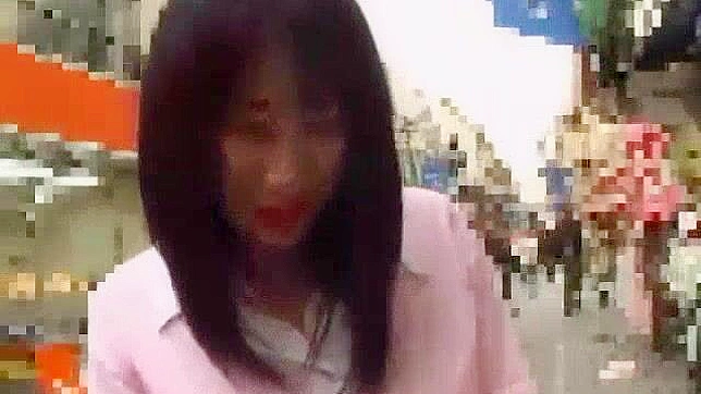 日本小胸模特穿超热丝袜的JAV电影片段
