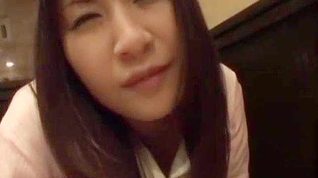 日本小胸模特穿超热丝袜的JAV电影片段