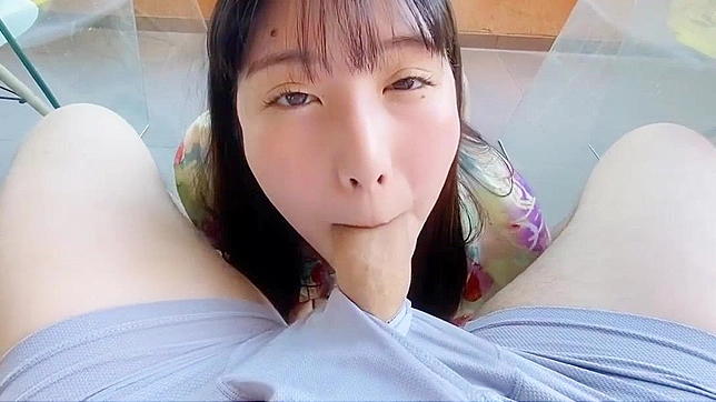 户外日本女孩口交的快乐体验，第一视角享受