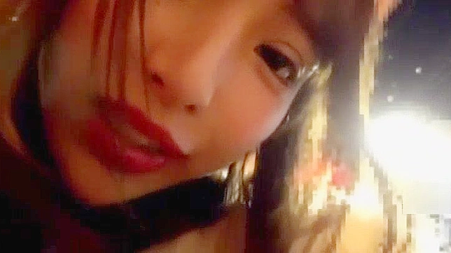 纹身美女在公共厕所与同伴进行激烈交欢