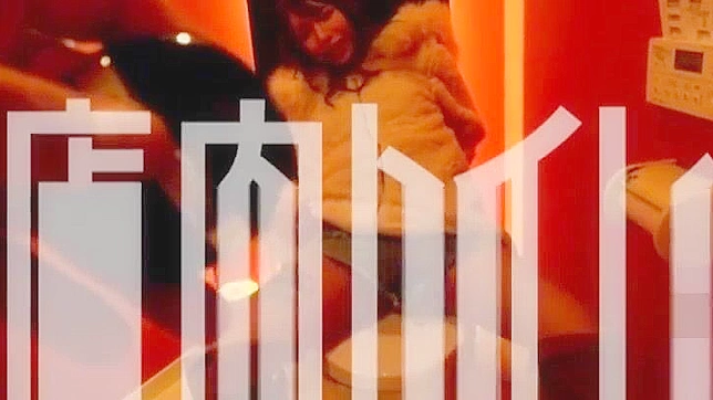 纹身美女在公共厕所与同伴进行激烈交欢