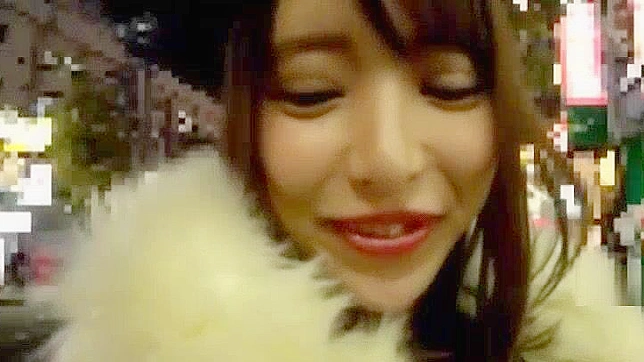 纹身美女在公共厕所与同伴进行激烈交欢