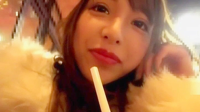 纹身美女在公共厕所与同伴进行激烈交欢