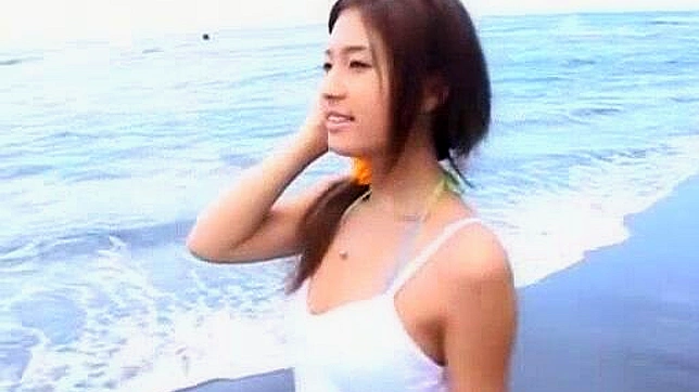 日本模特Risa Coda在最热女单，户外JAV场景中演出