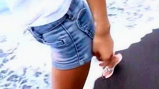 日本模特Risa Coda在最热女单，户外JAV场景中演出