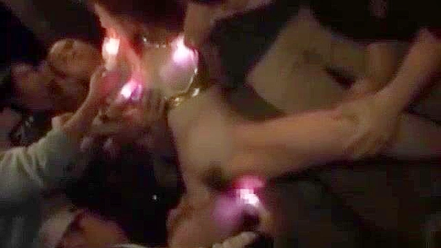jav美女AkariHoshino在独家第一部疯狂放纵