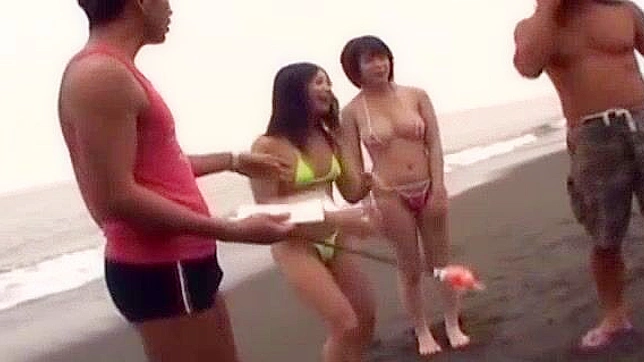 日式女同轻佻街头邂逅火辣日本女孩