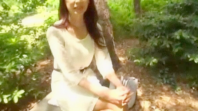 日本美女千尋真波在最佳秘書手交場景中盡情發揮