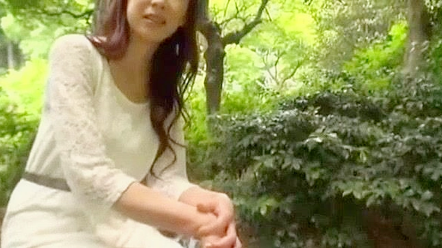 日本美女千尋真波在最佳秘書手交場景中盡情發揮