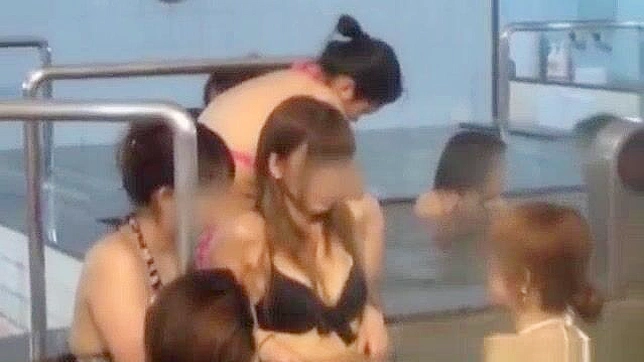 日本玩偶在公共温泉接受特殊服务—第一部分