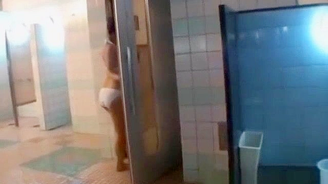 日本玩偶在公共温泉接受特殊服务—第一部分