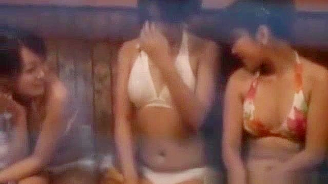 日本玩偶在公共温泉接受特殊服务—第一部分