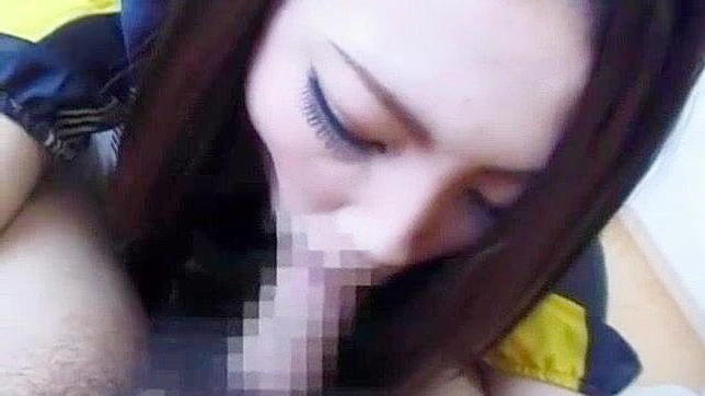 日本模特儿雏村有衣在JAV中的异国情趣手交与射精场景