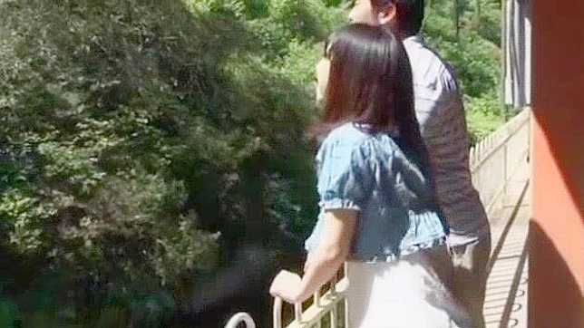 渴望的小島南日本女孩以最佳狗交方式展現豐滿雙峰的JAV視頻