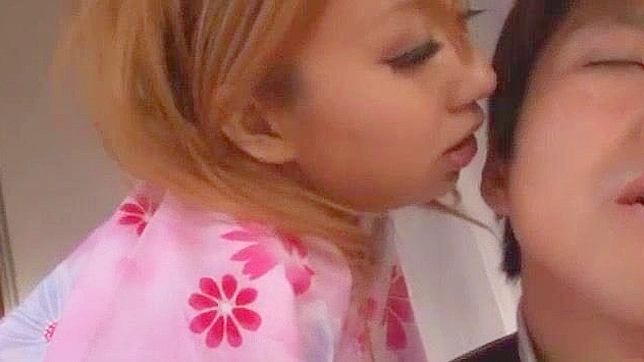 日式恋物视频~最火辣的日本美女木下若菜户外激情场景