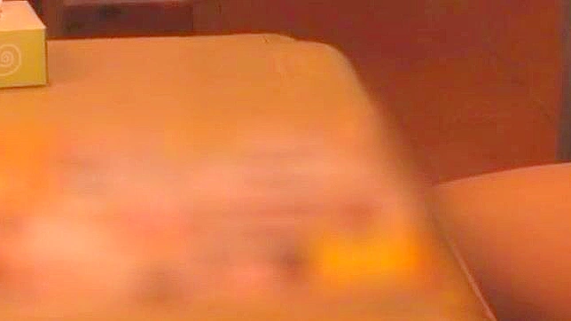日式恋物视频~最火辣的日本美女木下若菜户外激情场景