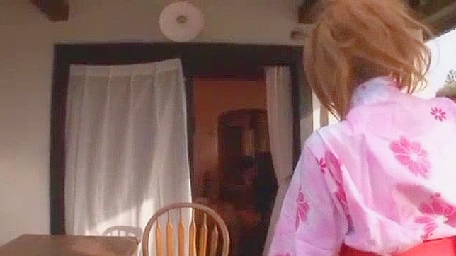日式恋物视频~最火辣的日本美女木下若菜户外激情场景