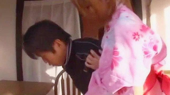 日式恋物视频~最火辣的日本美女木下若菜户外激情场景
