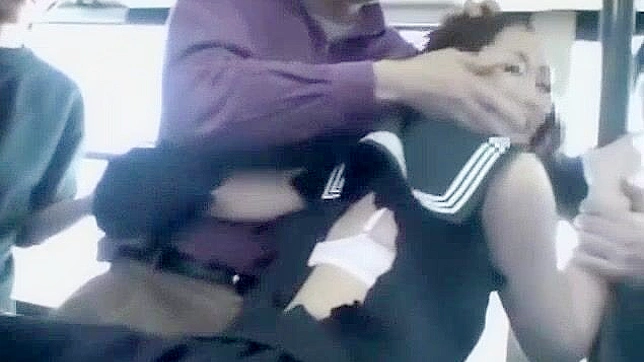 日本痴女户外狂野秀 – 极品JAV现场表演