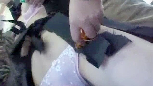 日本痴女户外狂野秀 – 极品JAV现场表演